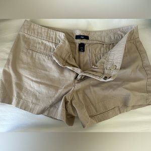 Gap Chino Shorts in Khaki